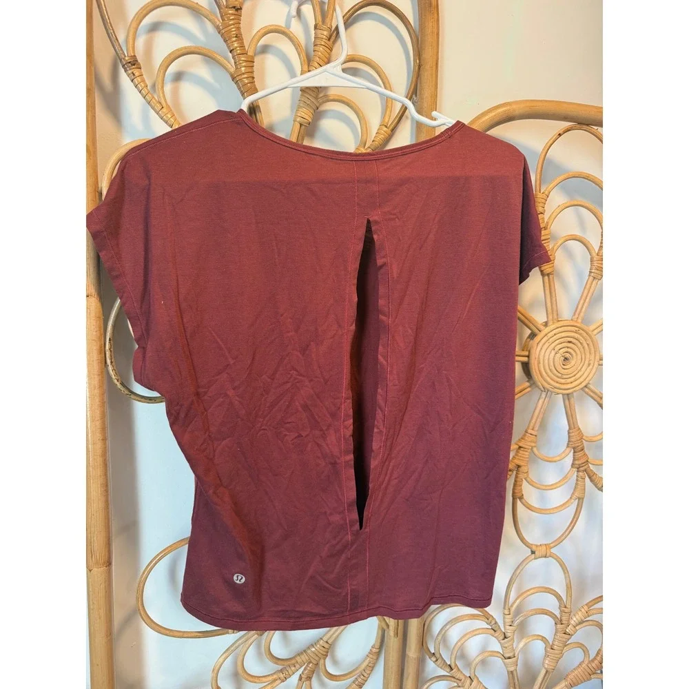 Lululemon Open Back Short Sleeve Top Burgundy Red Workout Shirt Womens‎ Size 6